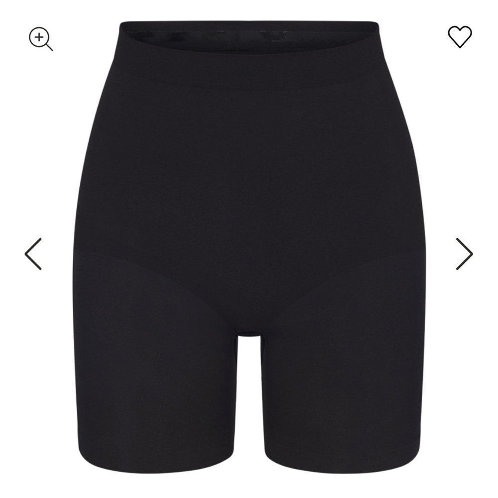 SKIMS MID THIGH SHORT